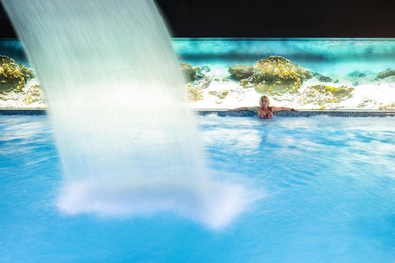 Max Health Resort Spa ウストロニエ・モルスキエ エクステリア 写真